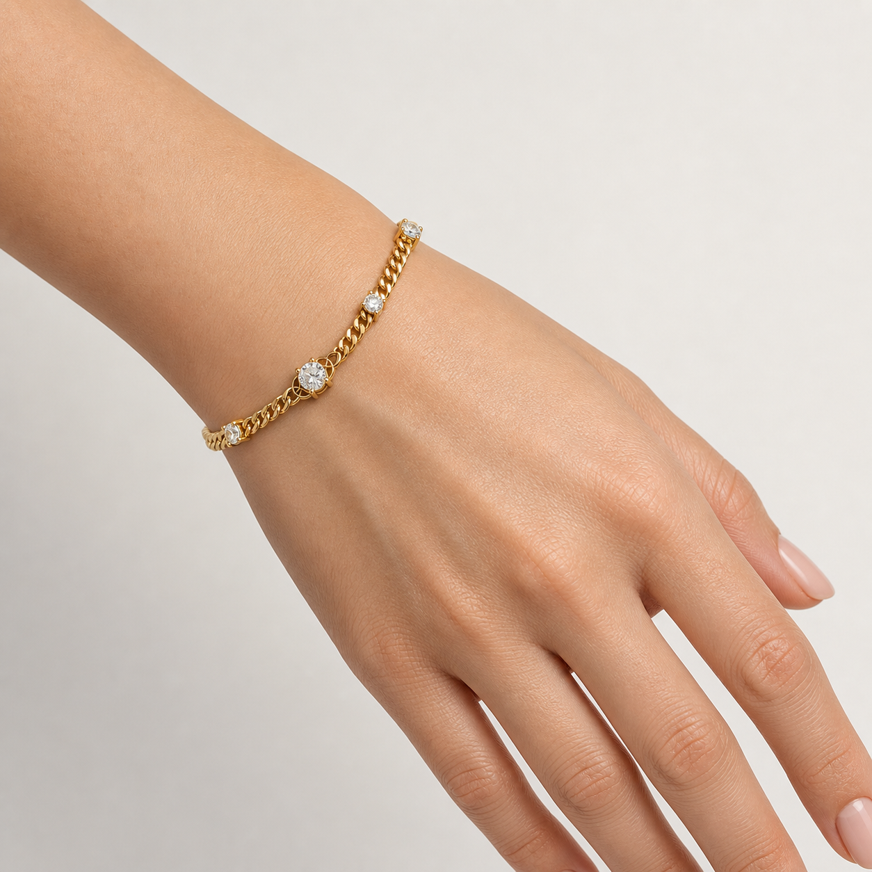 BRACELET